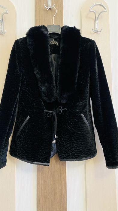 Дамско късо палто 38 ми размер