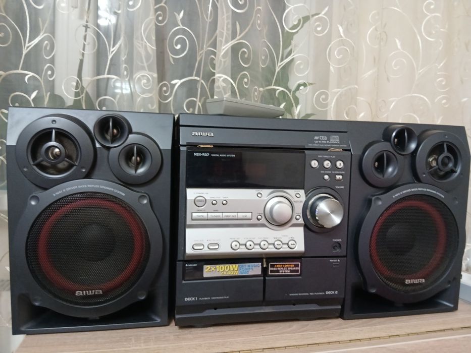 Combina Aiwa cu boxe si telecomandă  in stare buna de funcționare!