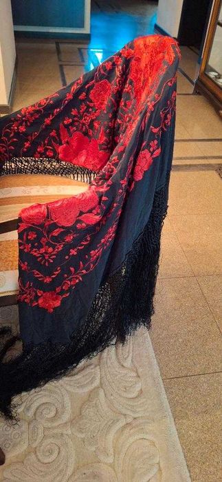 Sal brodat matase, original, dans traditional Spania