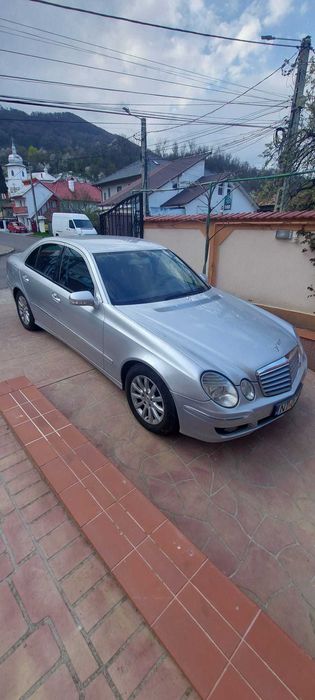Mercedes-Benz Clasa E - limuzină