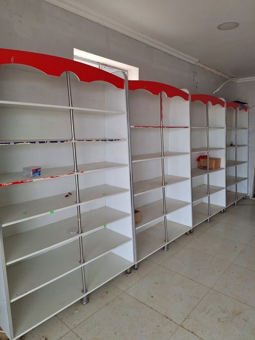 Стеллажи, витрины Сатылады