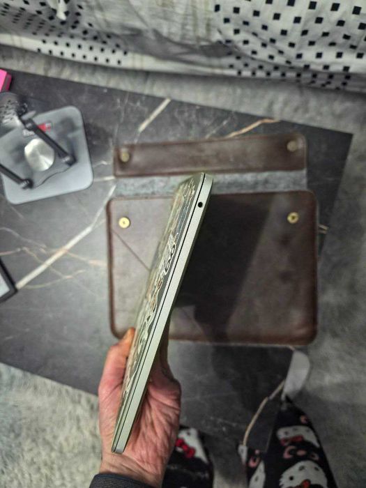 MacBook 13 Pro m1 8gb 256gb