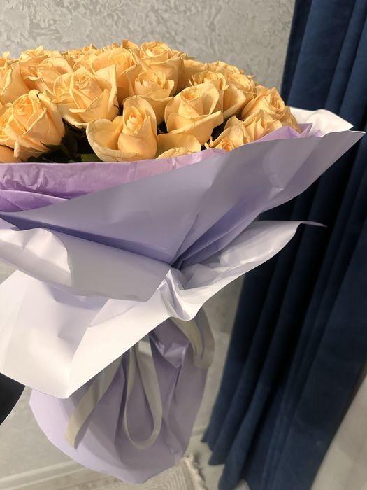 Букет роз срочно продам