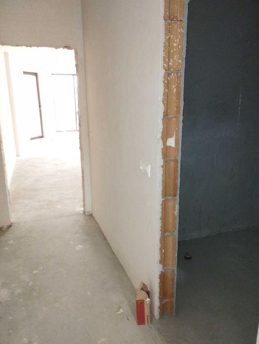 Продавам голям двустаен апартамент, колхозен пазар, Варна