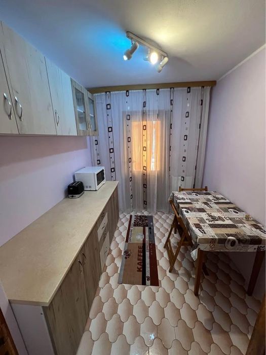 Inchiriez apartament 2 Camere Etaj 1, Micro 17 Galati