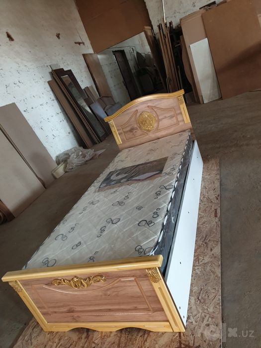 Krovat 90x200 matrasli