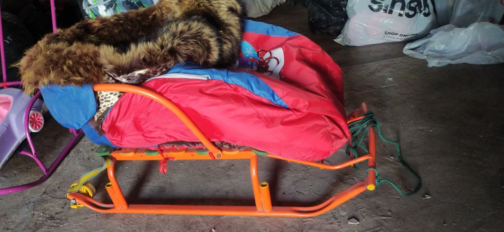 Санки с чехлом и мехом