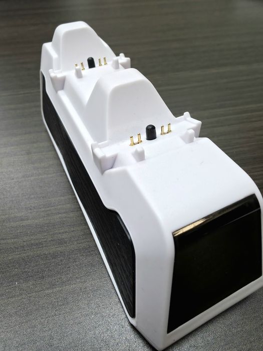 КАТО НОВ PS5 Зарядна станция / PLAYSTATION DUALSENSE CHARGING STATION