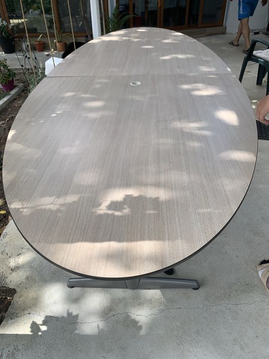 Голяма офис маса