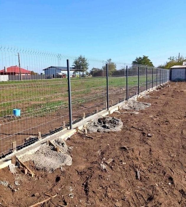 vând garduri  din plasa burdurată