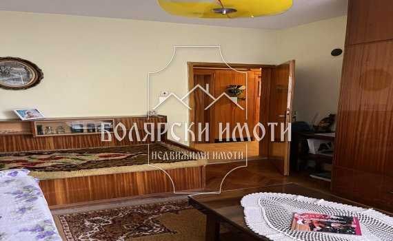 Продава се Тристаен апартамент в Велико Търново, Център - 115 кв.м за 1054 €/кв.м - Снимка #4