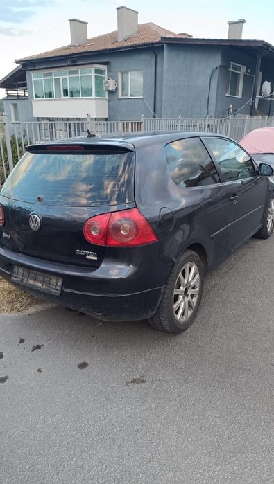 Продавам Голф 5  2.0tdi 140кс BKD 16V на ЧАСТИ
