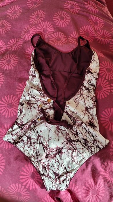 Бански цял размер XL