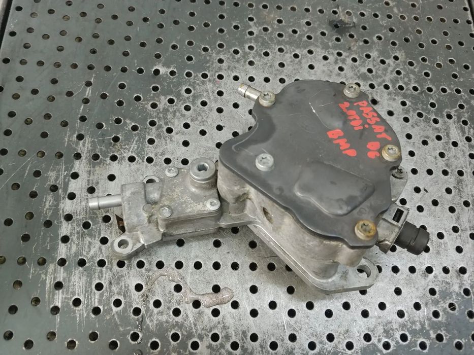 pompa vacuum  2.0 tdi bmp passat b6 audi a3 vw touran golf 5 golf  seat leon skoda octavia 2 038145209n