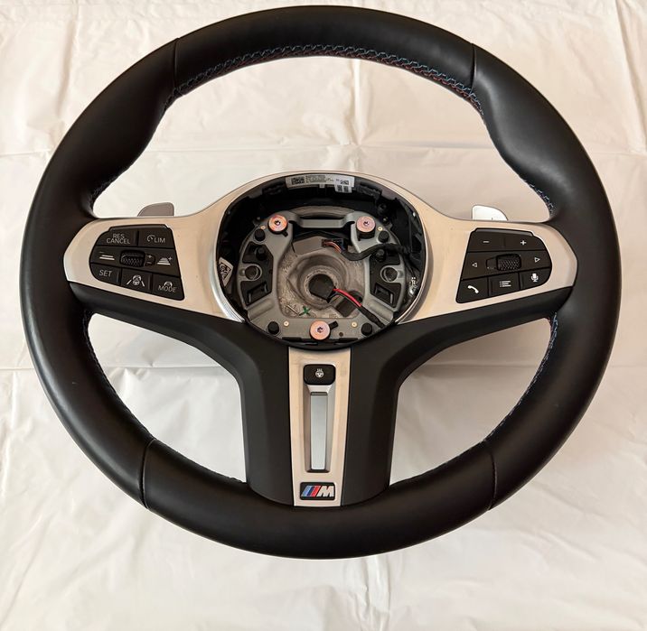 Оригинален М Sport Спортен Волан BMW G20 G21 G22 G26 i4 G30 G31 G14 G15 G16 G01 G11 G05 G06 G07