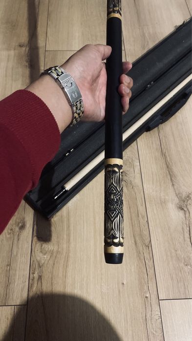 Продается Бильярдный кий.