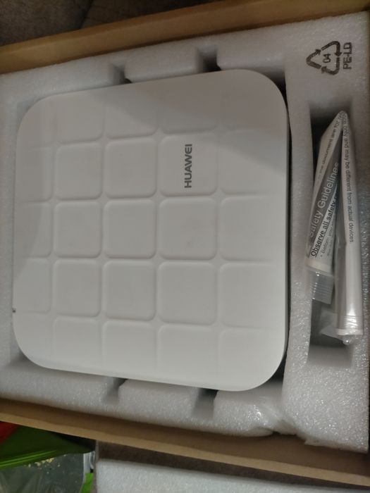 Роутер хуавей абсолютно новый