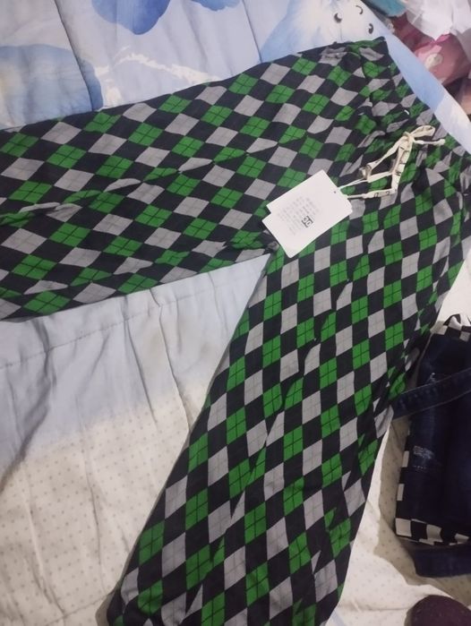 Продам джинсы новые