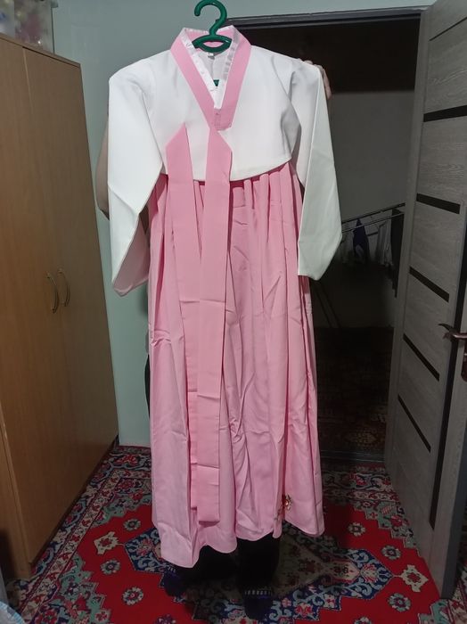 Продаётся  корейский Ханбок