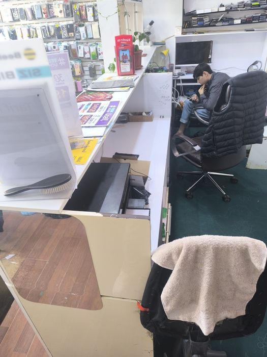 Paynet va telefon ustasi mebeli