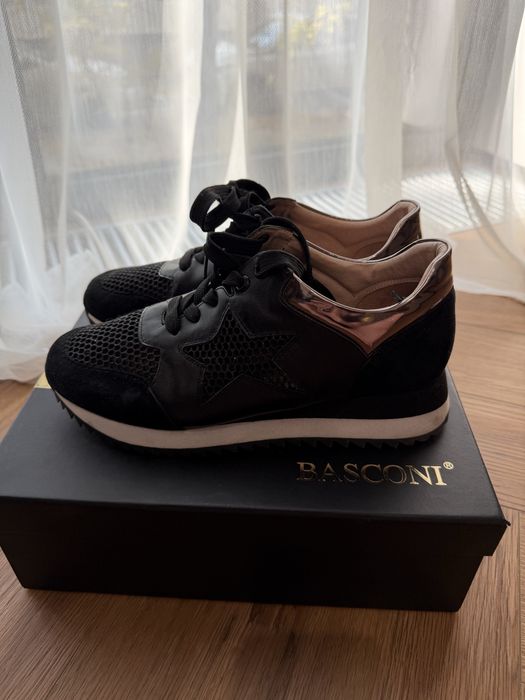 Женские кроссовки Basconi
