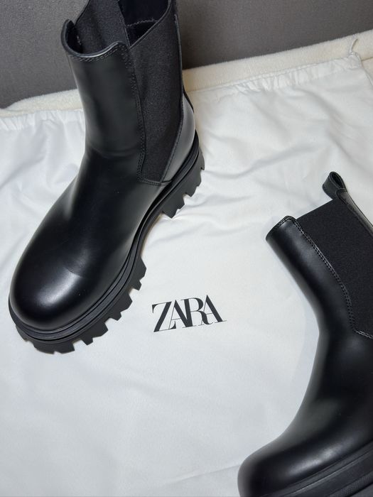 Ghete Chelsea de la Zara