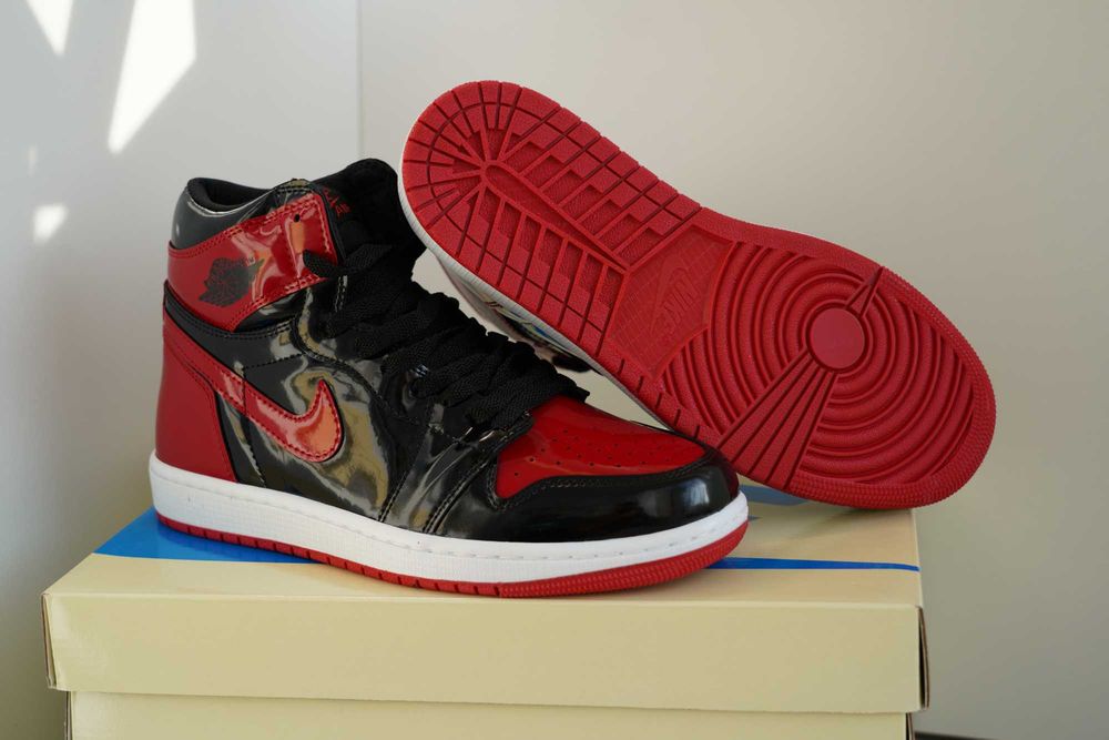 Adidasi JORDAN 1 Retro High OG Black Toe, Patent Bred, Mocha, Obsidian