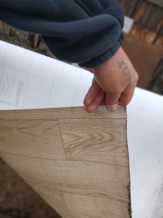 Продам линолиум и холодилник