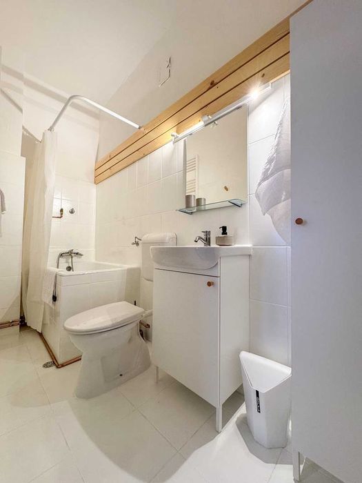 Închiriez apartament la curte comună zona Elisabetin