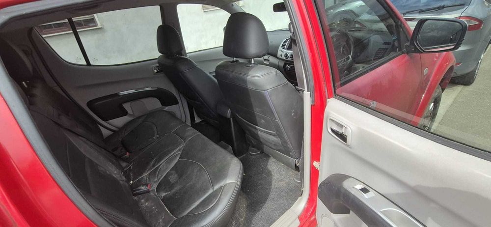 Mitsubishi TROJAN L200  2.5 diesel 2013