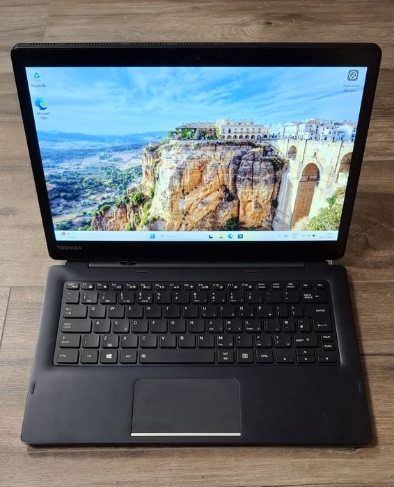 Лаптоп 2in1 Touchscreen Toshiba | I5 8250U | 8GB Ram | 256 SSD