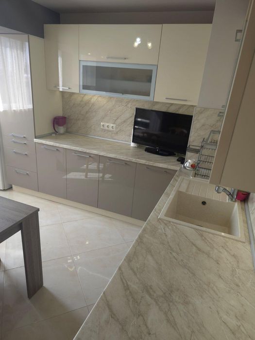 Дава се под наем Тристаен апартамент в Бургас, Братя Миладинови - 100 кв.м за 765 € - Снимка #7