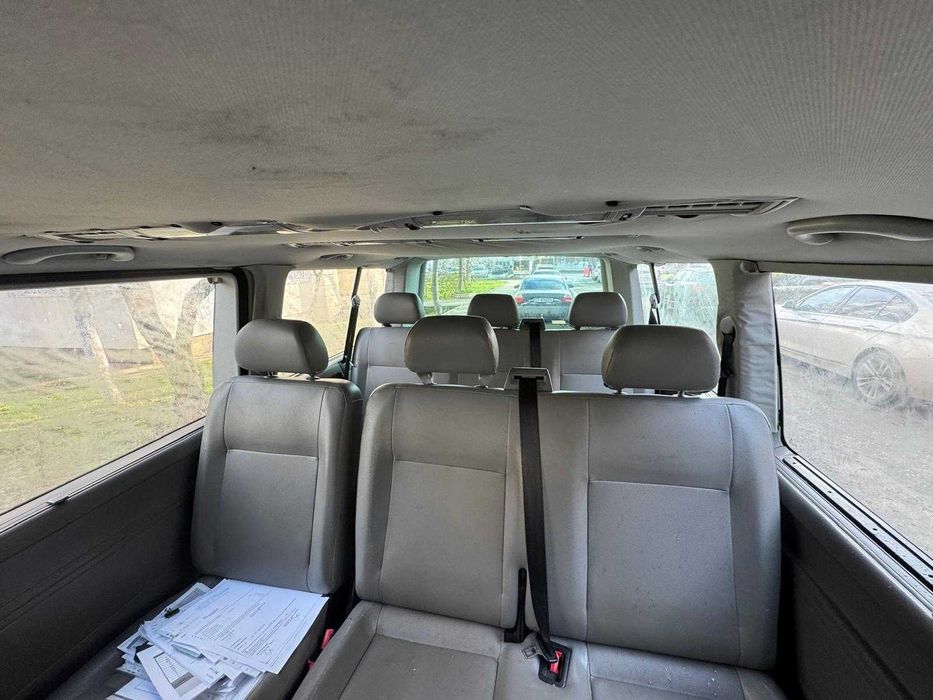 Volkswagen Transporter Caravelle 8locuri 2.0Tdi, model lung