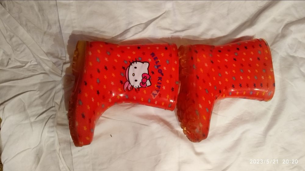 Vând cizmulițe fete