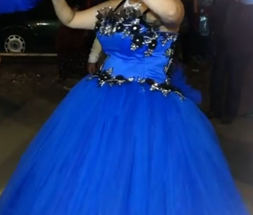 Синя      рокляяя