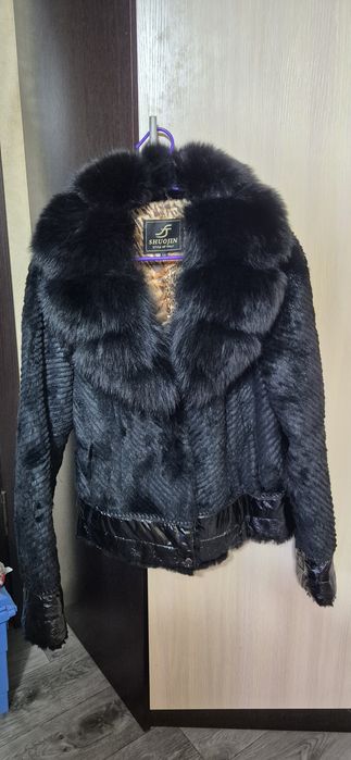 Продам шубу  женскую