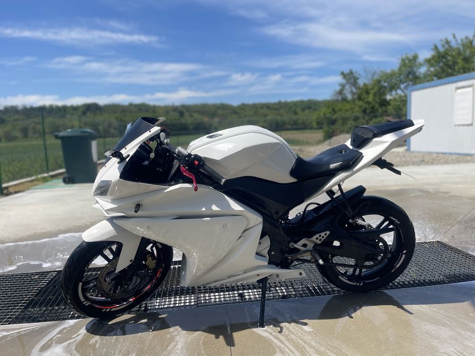 Yamaha YZF R125