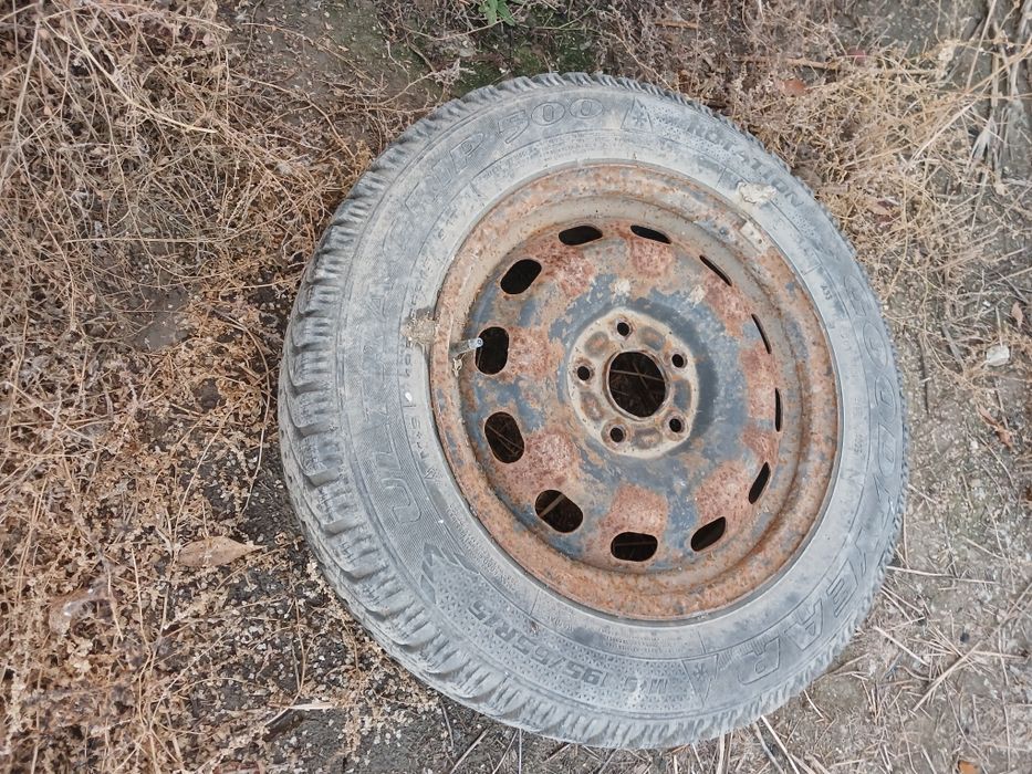 Шины зимние б/у продается