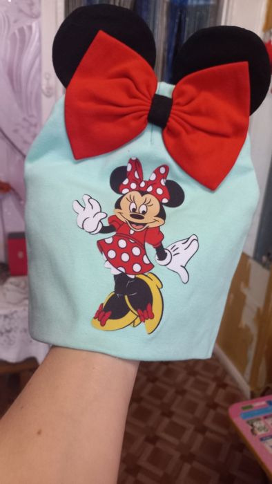 Продам две шапочки на весну, осень на девочку