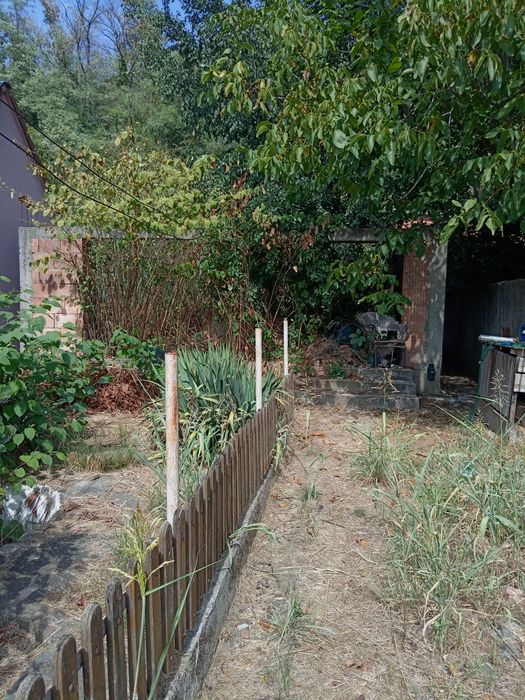 Vând casă neterminată!