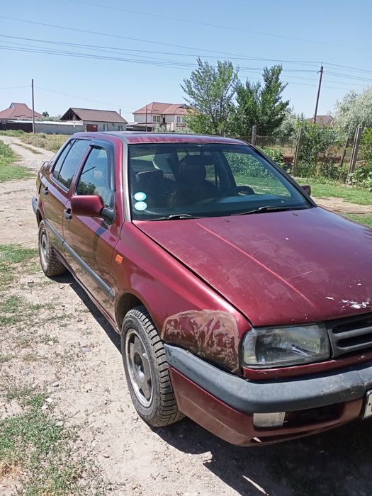 Фолсфаген венто сатылады