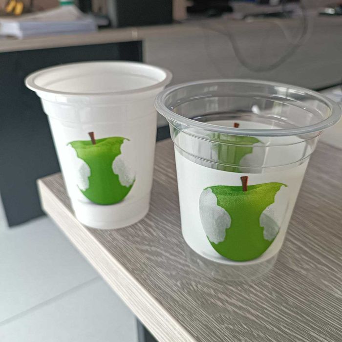 Одноразовый пластиковые стаканы, для холодного напитков.