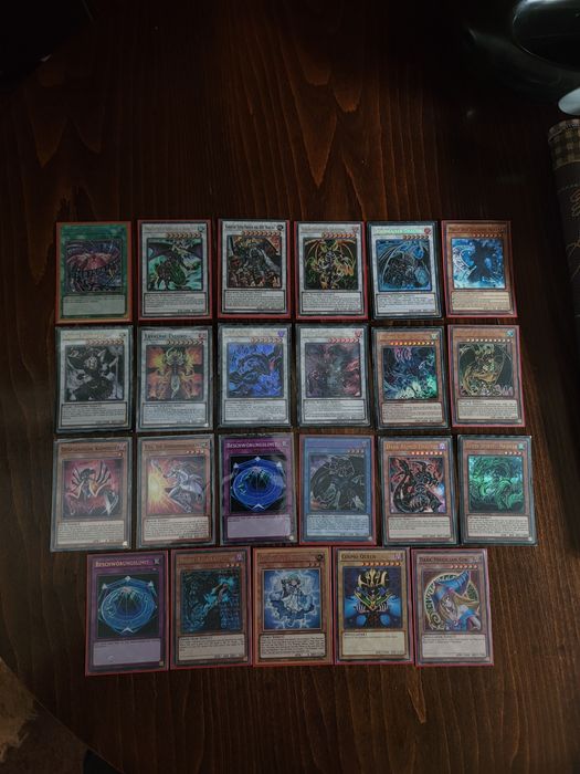 Карти YUGIOH последни бройки