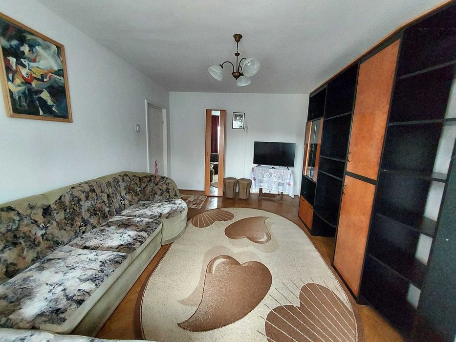Proprietar-Inchiriez Ap. 3 cam. dec. Cireșica, et.1