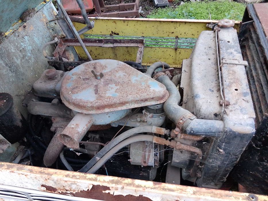 Мотокар- влекач с вагон, двигател перкинс за части или реставрация