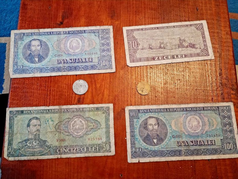 De vânzare bani vechi