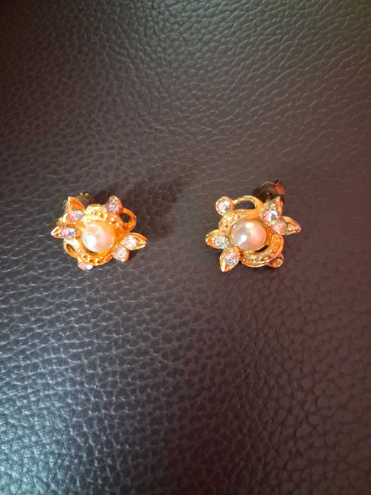 Дамско колие - перли и обеци