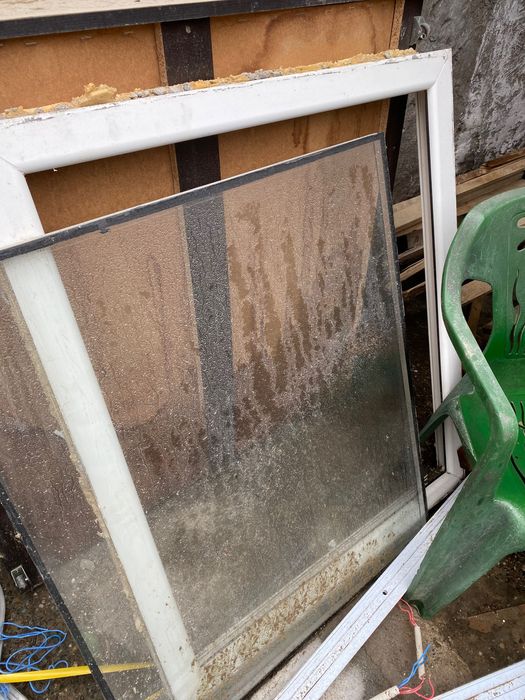 Vând o ușă termopan