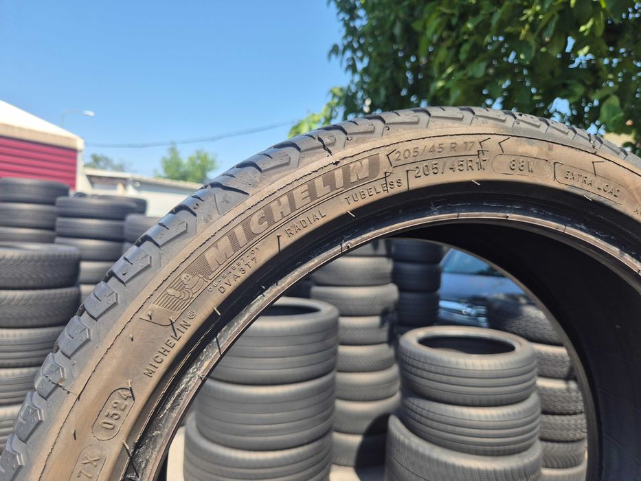 2 Anvelope M+S VARA IARNA 4 Sezoane - 205/45/17 88W XL - Michelin Cross Climate 2 - Stare F BUNA - DOT 2024 !