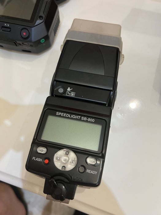 ПРОДАВАМ: Nikon SB‑800 Speedlight